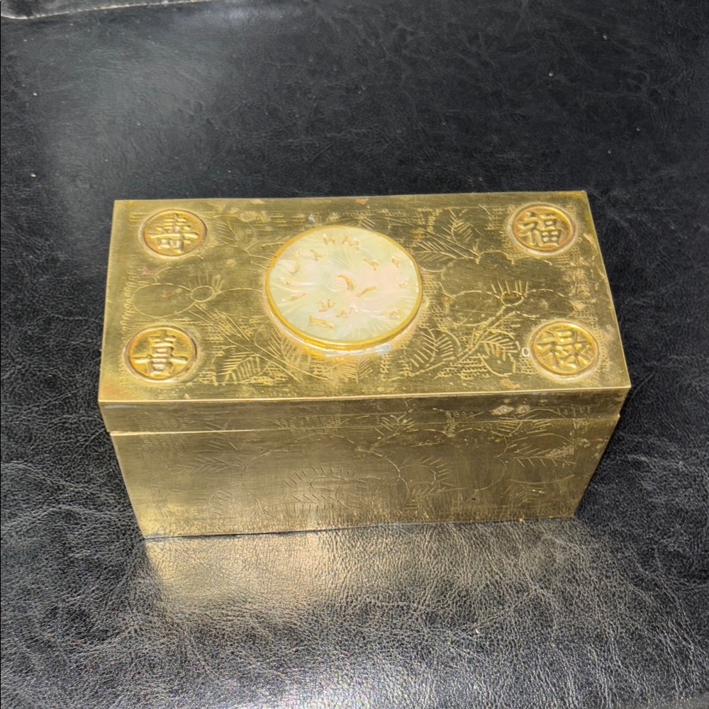 Elegant Antique Chinese Brass/carved white Jade cigarette Box